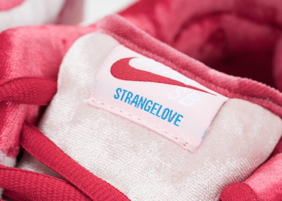 Nike SB Dunk Low Strange Love Skateboards 6